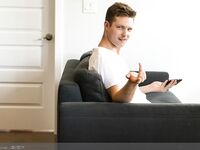 Masqulin Benjamin Blue, Mateo Zagal