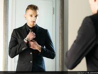 Muscular hunk wanks while showing off his irresistible big dick