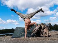 Masqulin Manuel Skye, Ryan Bones