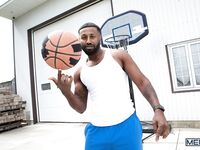 Men Com Joey Mills, Braxton Cruz