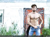 Masqulin Drew Dixon, Ryan Bones