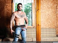 Masqulin Drew Dixon, Ryan Bones