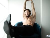 Men Com Ashton Summers, Dom King