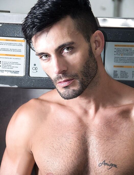 Gay hotties Andy Star & Kayden Gray fuck passionately in a laundromat