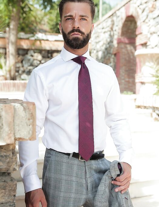 Men At Play Hector de Silva, Jay Roberts