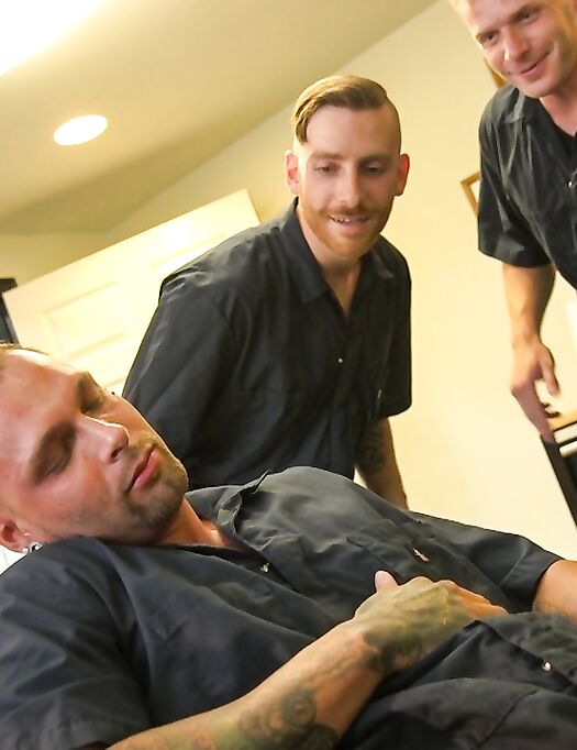 Men On Edge Kai Donec