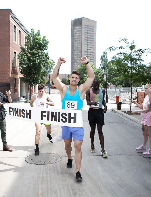 Muscular gay Malik Delgaty enjoys wild anal sex with a hot twink