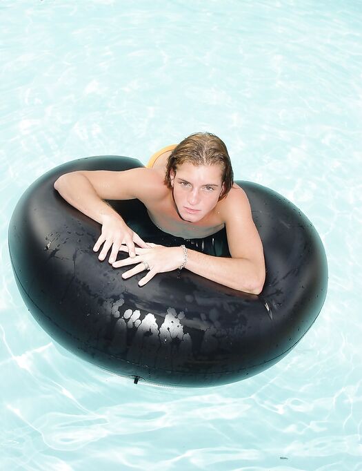 Kinky petite gay Dustin Daniels doffs his swimming undies and flaunts his dick