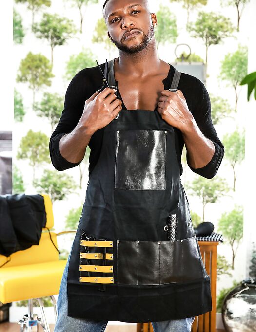 Muscular ebony barber Andre Donovan has wild anal sex with a white twink